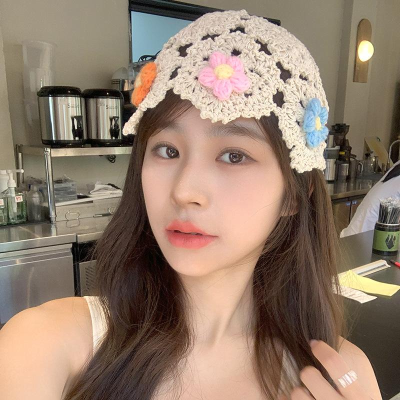 

Японская ретро шляпа-горшок с полыми цветами ручной вязки, весенне-осенняя, милая, универсальная, из шерсти, подчеркивающая лицо, маленькая, модная, вязаная крючком шляпа