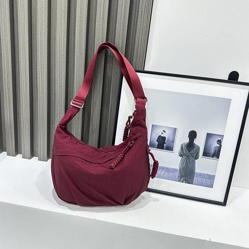 Nylon Womens Shoulder Bag With Zipper Closure For Daily Use