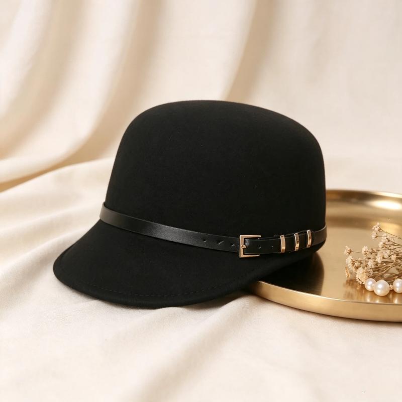 1Pcs Autumn Winter Belt Buckle Equestrian Hat Women'S British Retro Black Knight Show Face Small  Cap