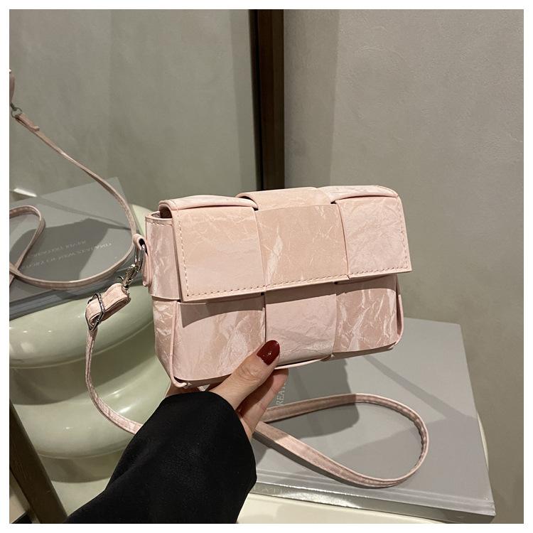 Women's Bag 2025 New Trendy High-end Fashion Versatile Shoulder Messenger Bag Autumn and Winter Woven Portable Small Square Bag