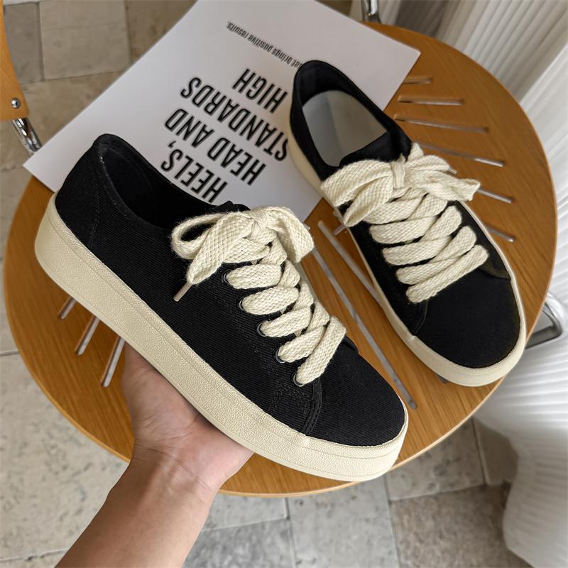 Fashion Men Shoes Casual Canvas Shoes Breathable Flats Leisure Male Vulcanized Shoes Walking Sneakers Solid Color Board Shoes Low Top