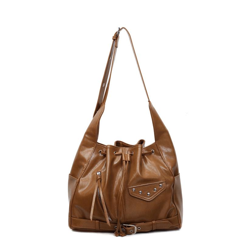 Bag women's 2025 autumn and winter new drawstring bucket bag women's multi-pocket shoulder bag going commuter messenger bag