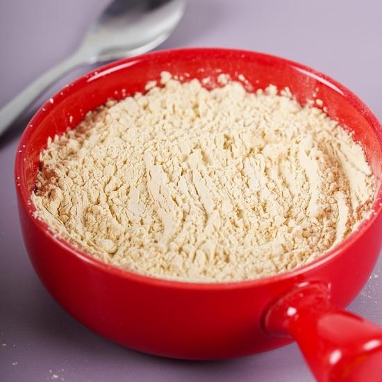 Urban Platter Hrachový proteinový koncentrát v prášku, 500 g [Bez příchuti | Neslazený | Přidávejte do nápojů, pečiva, dezertů, slaných jídel]