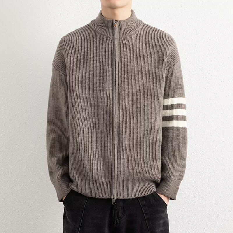 Men's Striped Cardigan Sweater: Casual Knitwear Jacket with High-End Feel for Autumn/Winter.
