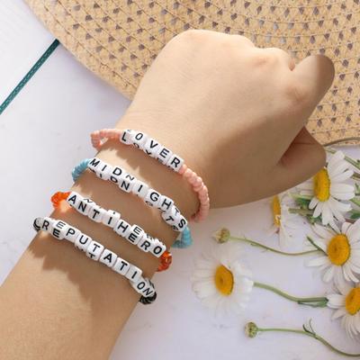 12 Teile/satz Musik Sänger Elastische Armband Brief Drucken Boho Ton Perlen Armband Böhmischen Schichtung Strand Armband