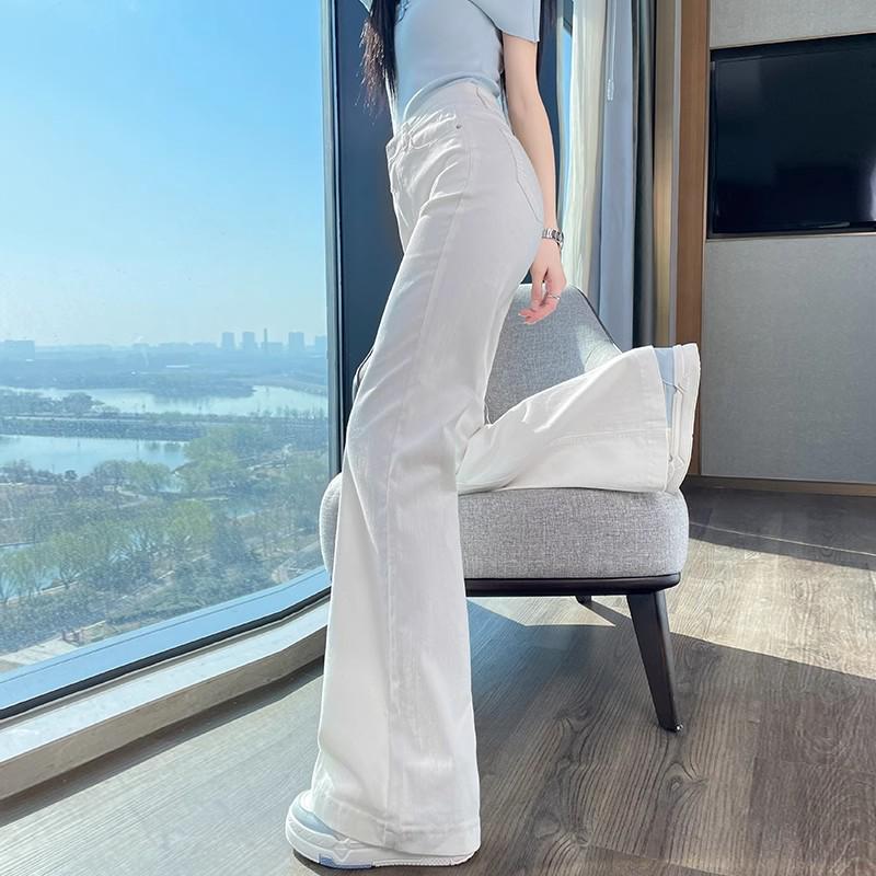 High-Waisted White Micro-Flare Jeans for Women - 2025 Autumn/Winter Collection: Slimming, Casual, Versatile, Floor-Length.