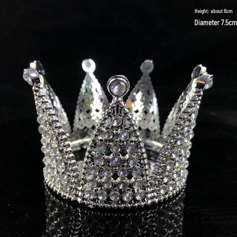 Královský krajkový a perlový dort - design královny čelenky pro svatby a narozeniny