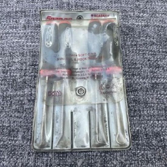 

НАБОР МИНИ-ШИЛОВ И КРЮЧКОВ SNAP ON TOOLS ИЗ 4 ШТУК С МЯГКИМИ РУКОЯТКАМИ Б/У