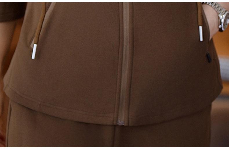 Spring & Autumn Women's Casual Sports Suit: Soft Two-Piece for Moms, Perfect for Jogging, Fitness, Home, & Outdoors