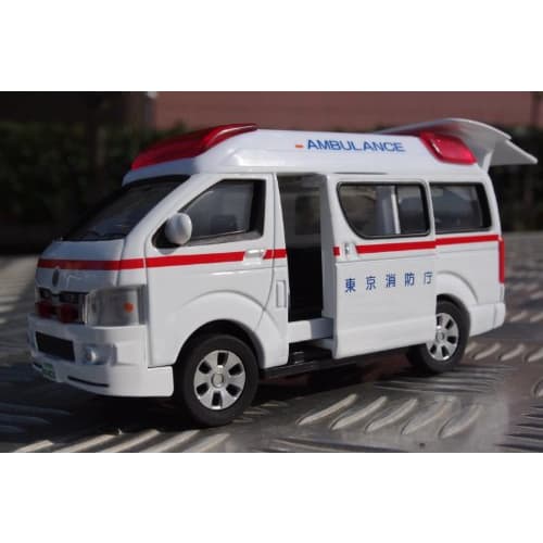 Diapet DK-3106 1/36 Scale Ambulance
