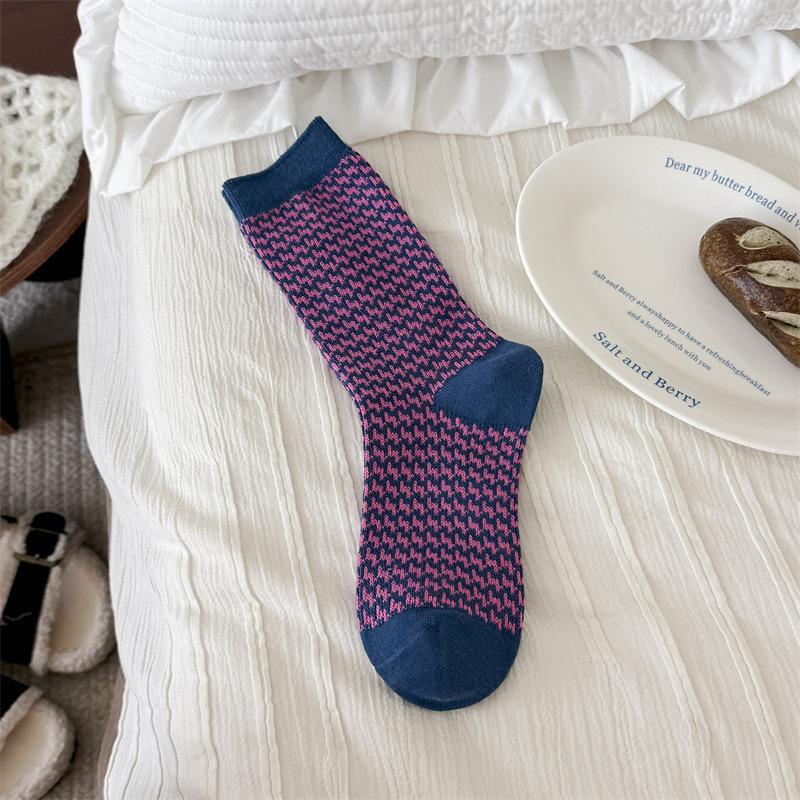 Female Autumn and Winter Retro Art Thousand Bird Lattice Geometric Small Design Tube Stack Socks