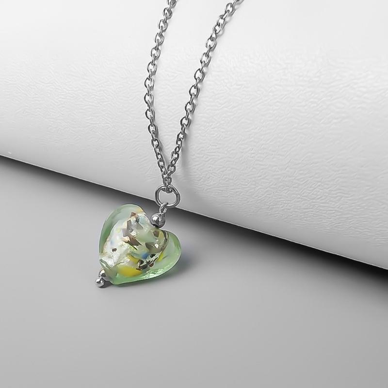 Heart Pendant Necklace Clavicle Chain Heart Neck Jewelry Glaze Pendant Necklace Suitable for Woman Girls Daily Wear