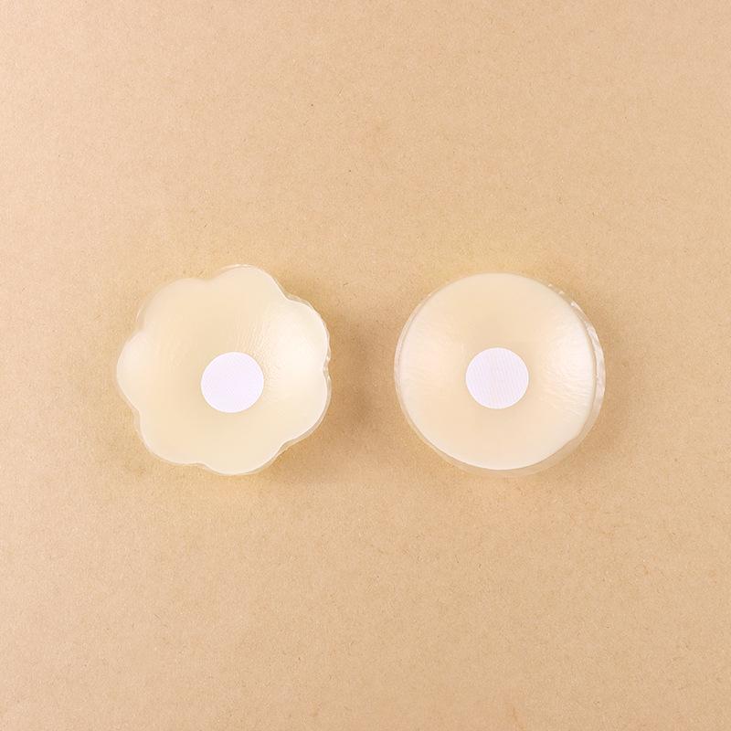 

Silicone Anti-Poke Nipple Covers: Waterproof, Invisible Areola Pads for Women’s Wedding and Evening Dresses Beige Round Shape 13g