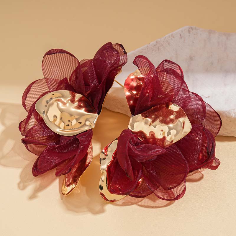 

Vintage Red Chiffon Flower Stud Earrings For Women Exaggerated Large Pleated Petal Temperament Earrings Ear Zircon Gifts красный