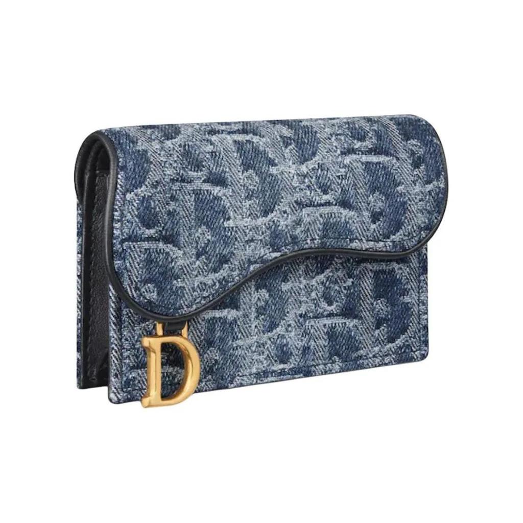 Dior SaddleOBLIQUE Metalowy Wisiorek z Logo D Zapięcie na Klips Płócienno-Dżinsowa Kopertówka dla Kobiet w Kolorze Niebieskim