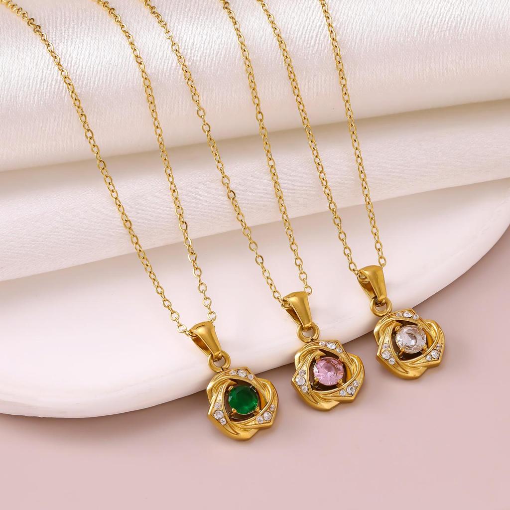 Niche Design 18K Gold Plated Titanium Steel Necklace Pendant for Women