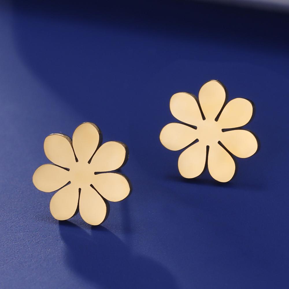 Dawapara Minimalist Four Leaf Clover Stud Earrings for Women Girls Sunflower Good Luck Gift Stainless Steel Irish Jewelry