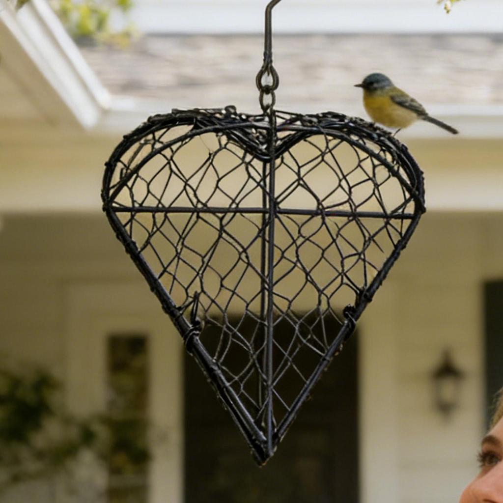 Hand Woven Heart-shaped Birds Nests Holder Refillable Iron Heart Shape Holder Wall Mounted Hummingbird Nesting Material Hanger