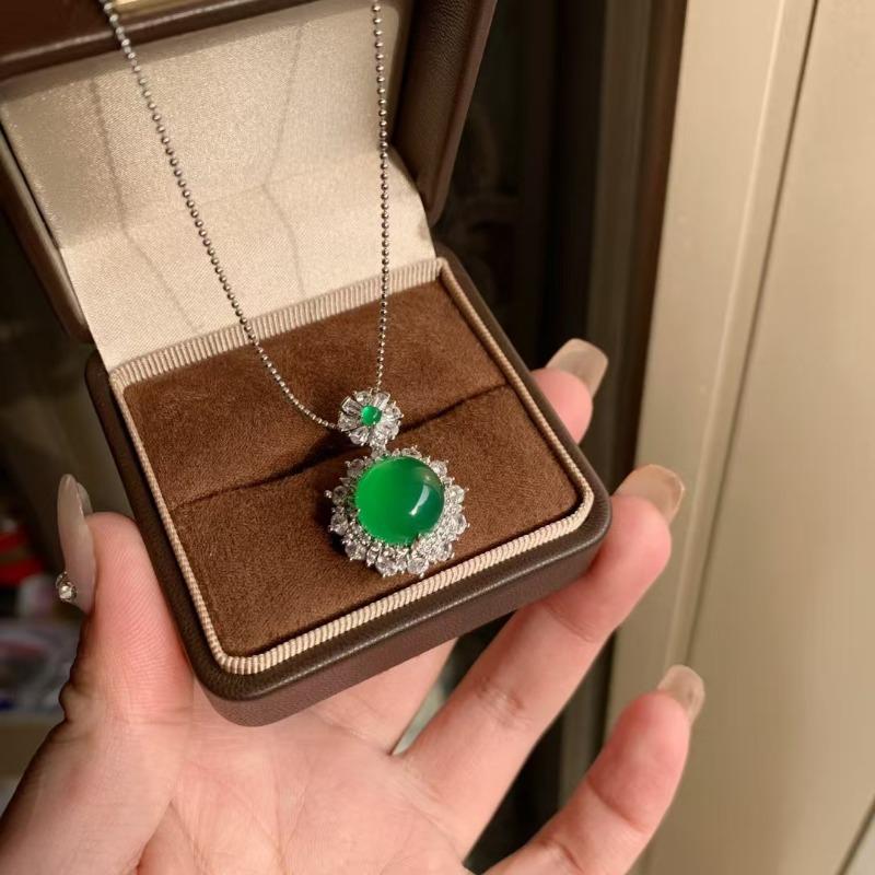 Meier Natural high ice chalcedony necklace, emerald color girl pendant, ice jade inlay