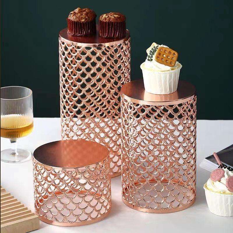 Severský kulatý kovaný železný bufetový stojan na nápoje a ovoce, stojan na občerstvení a pečivo, police na vystavení, dezertní stojan na dim sum, stojan na dorty, dekorativní prvek