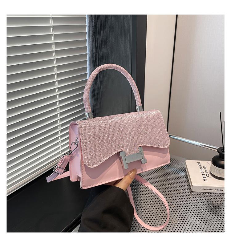 2025 New Niche Design Messenger Bag Autumn and Winter Versatile Fashion Women's Bag Simple Commuter Foreign Shoulder Bag