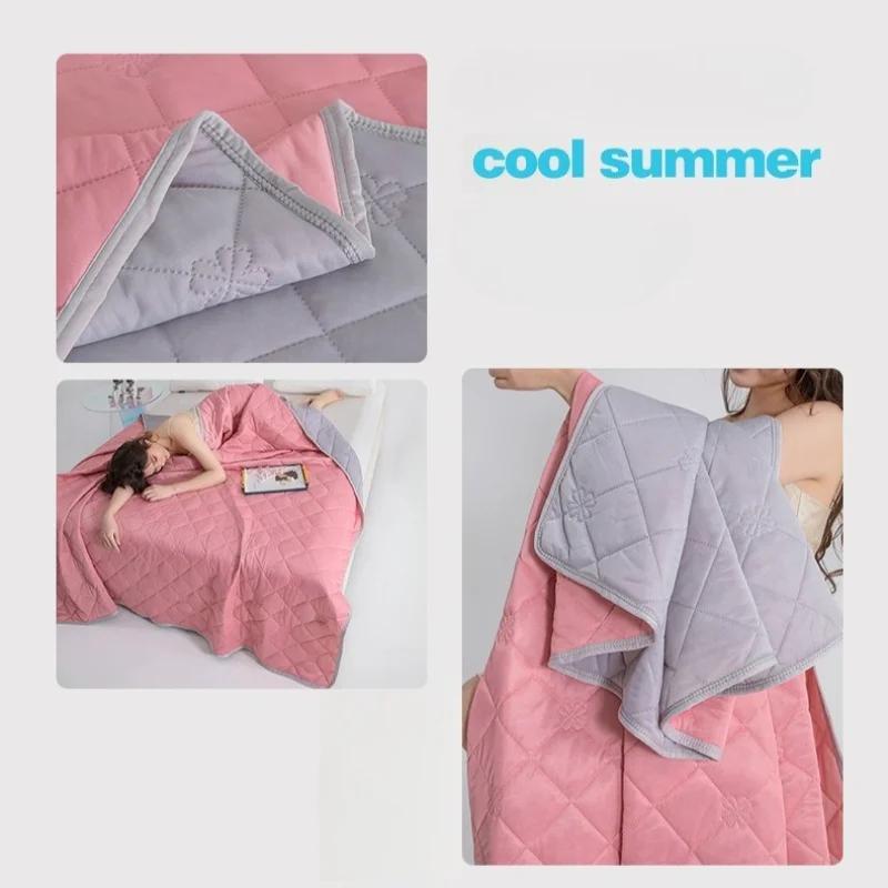 Cooling Summer Quilt: Soft & Thin Fabric, Perfect for Summer Naps, Beach Trips, and Keeping Cool in Air - Conditioned Rooms