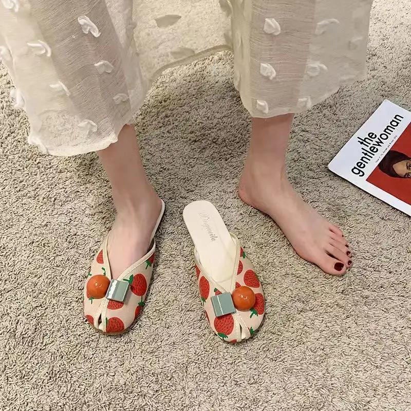 Fashion Rubber Women's Slippers and Ladies Sandals Flat Stylish Shoes Designer Luxury Summer Footwear Low Price Pvc New Style Vip Slides