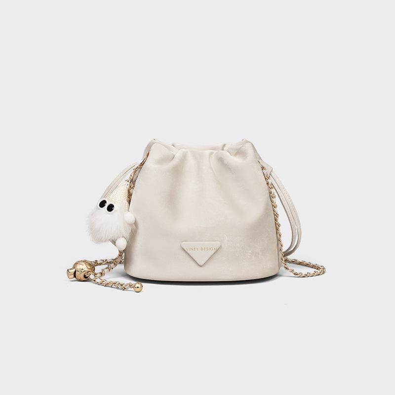 

Сумки-ведра, женские сумки, летние новые сумки через плечо 2025 года, симпатичные сумки-цепочки Niche, универсальные маленькие сумки на одно плечо