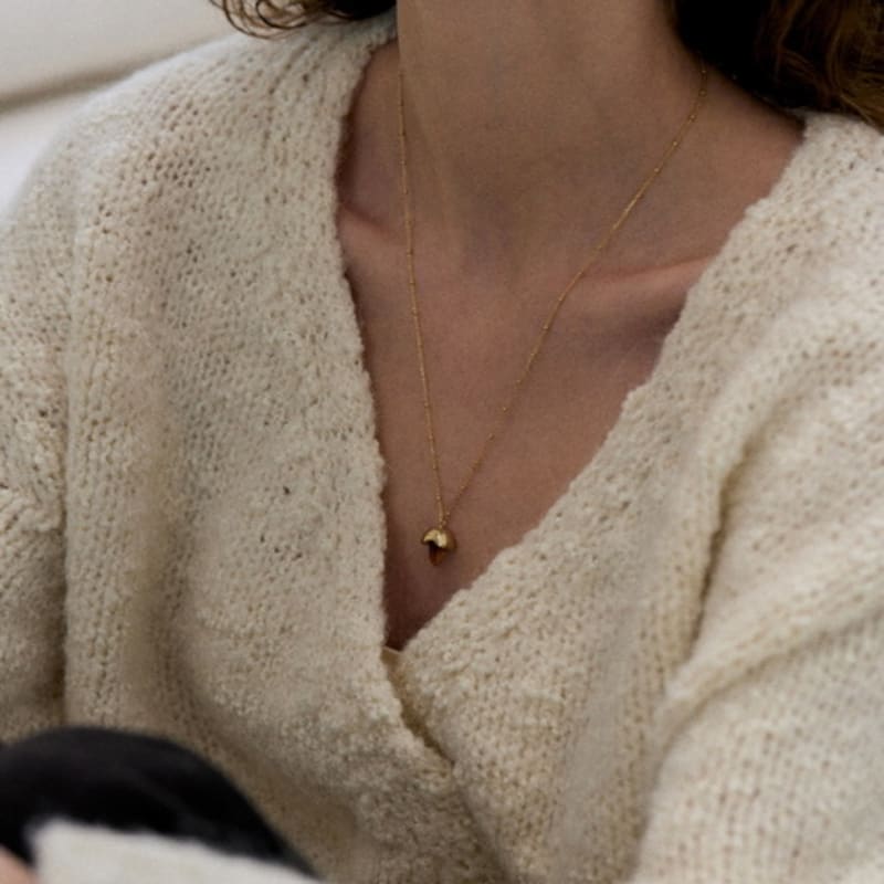 Onill 04-23 Shell (Necklace)