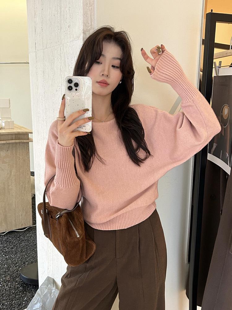 Khaki Off-Shoulder Knitted Sweater: Women's Early Autumn Versatile Style