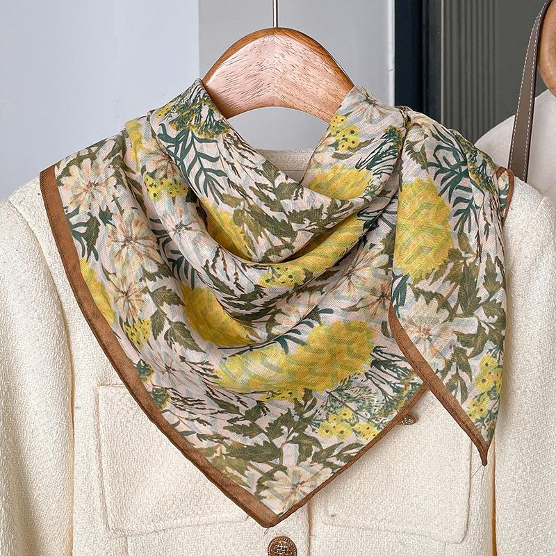 Small yellow daisy flower simulation silk scarf women's spring and autumn fashion 71 small square scarf triangular scarf shawl with shirt
