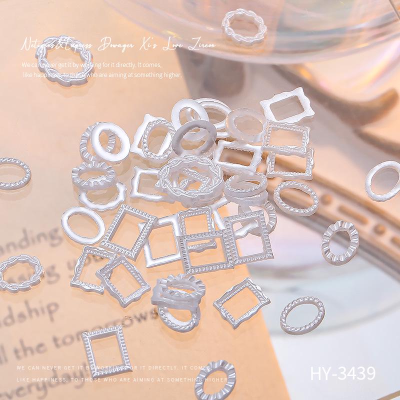 Baroque Relief Nail Art: Retro Bling Resin Frame Accessories