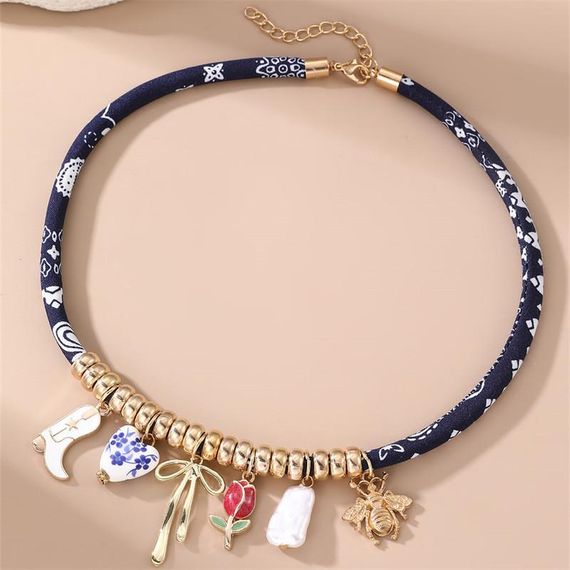 Punk Geometric Heart Bow Pendant Necklace For Women With Zinc Alloy Chain