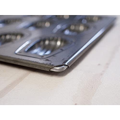 Matsunaga Manufacturing (Matsunaga) Silicone-Coated Silver Madeleine Baking Pan, 8 Pieces, MS15