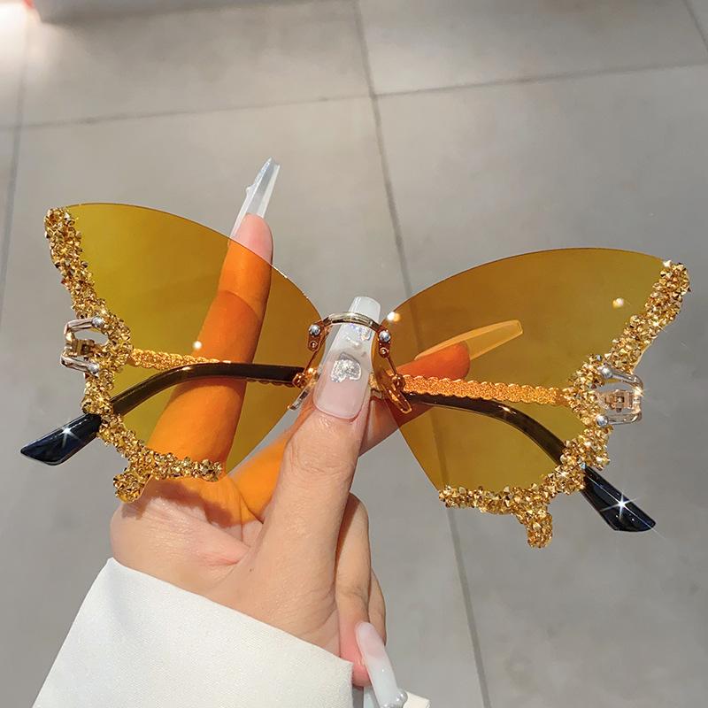 Schmetterling eingelegt mit gebrochenen Diamanten und randlose Sonnenbrille Retro-Mode personalisiertes Outfit High-End-Sonnenbrille