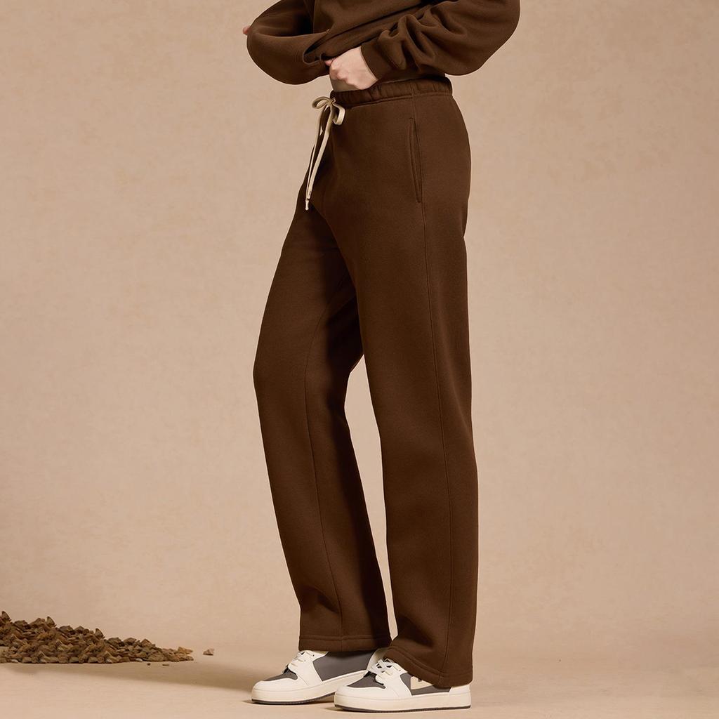 Men's Fleece Sweatpants and Hoodie Set - Warm, Comfortable, Casual Wear for Autumn and Winter.