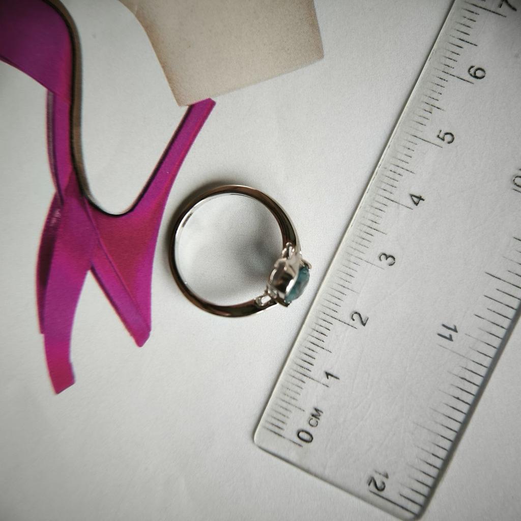 Серебряное кольцо с топазом Лондон Блю 0.817ct, вес изделия 2,42 гр (2188674)