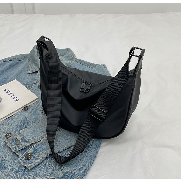 This Year, the Korean Version of the Trendy Women's Bag Crossbody Bag Women's New Fashion Dumpling Bag Casual Student Bag Shoulder Bag