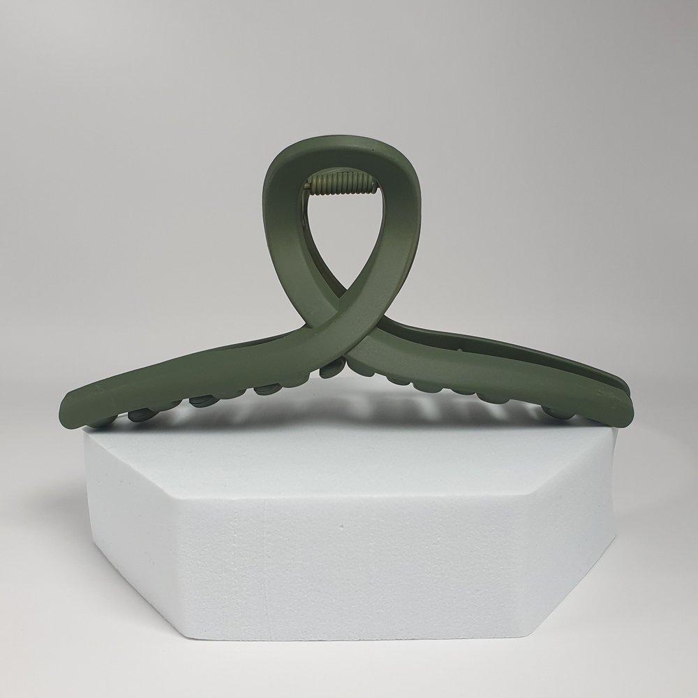 

Domestically produced, sturdy basic hair clip (large), matte khaki
