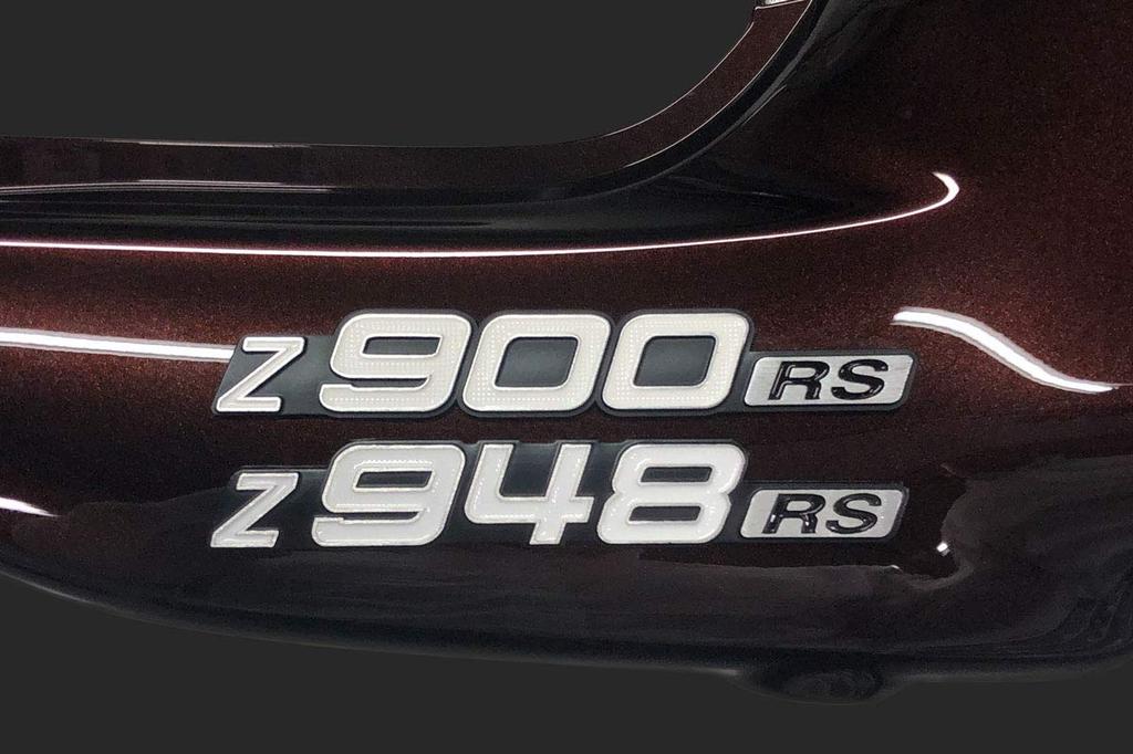 PMC Seitendeckel-Emblem Z900RS Buchstaben Gemeinsam für links und rechts 1 Stück "Z948RS" 189-1031
