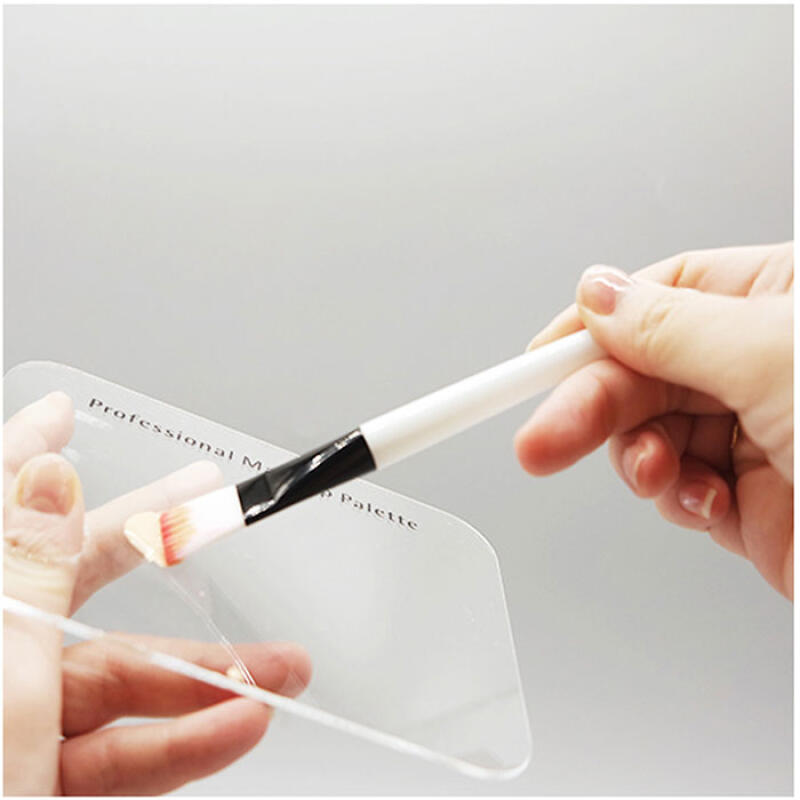 A mix palette exclusively for transparent color makeup