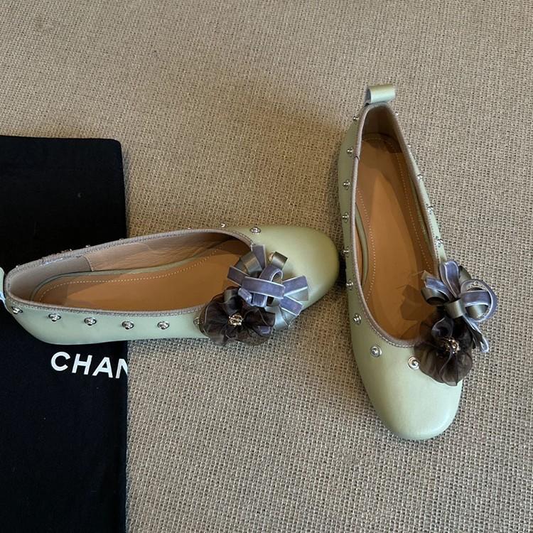Sheepskin version~ Versatile flower rivet Mary Jane shoes one pedal shallow mouth round head flat shoes shallow mouth leather single shoes
