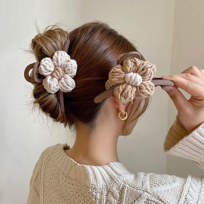 Nuovo fermaglio per capelli con fiore di lana per donna elegante fermaglio per capelli retrò con squalo intrecciato fiori coda di cavallo chela di granchio fermaglio per capelli accessori per capelli