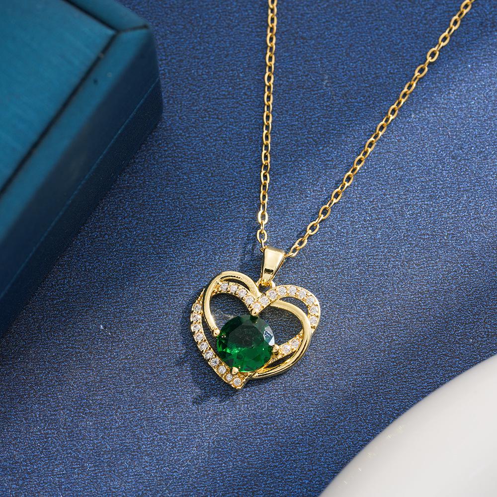 European  American Heart-Shaped Titanium Steel Necklace with Mother-of-Pearl Pendant