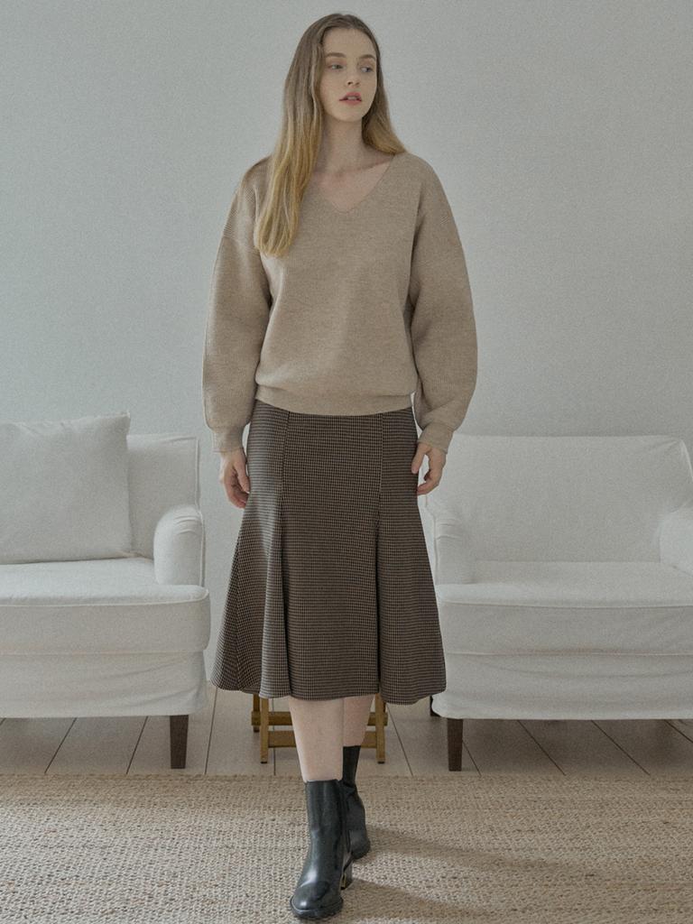 AVANT-G V-Neck Oversized Knit Pullover - Beige