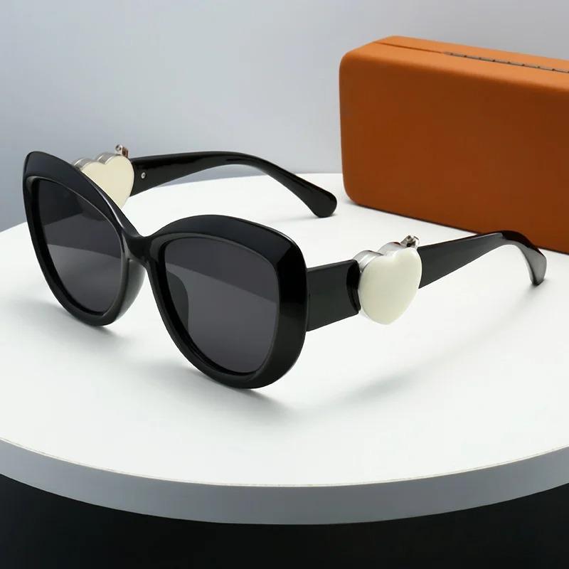 Fashion Oversized Cat Eye Sunglasses Women Men  Luxury Brand Designer Love Heart Frame Gradient Lens Sexy Sun Glasses for Ladies