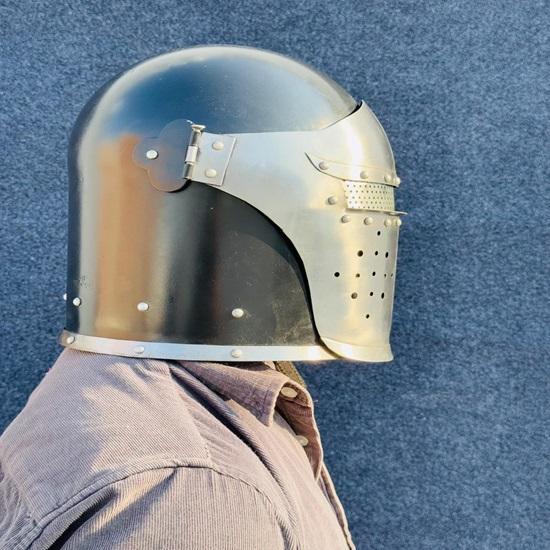 Mittelalterlicher Ritter Barbuta Helm Voll funktionsfähiges Visier Tragbarer Barbuta Helm Rollenspiel, LARP, Ausstellung Bestes Geschenk für ihn