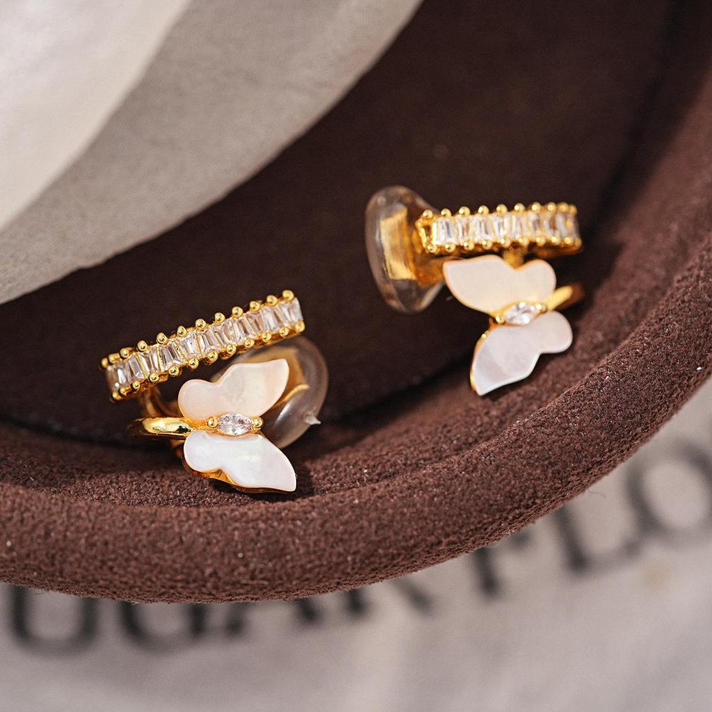 Gold Plated Zircon Bow Pearl Ear Clip, No Piercing Required; Elegant High-End Jewelry for Women.