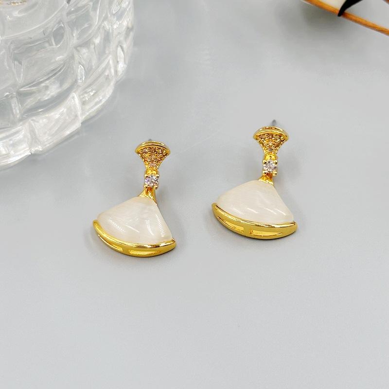 Fashion Haute Sense Fan Earrings Earrings Light Luxury Opal Zircon Stud Earrings золотой