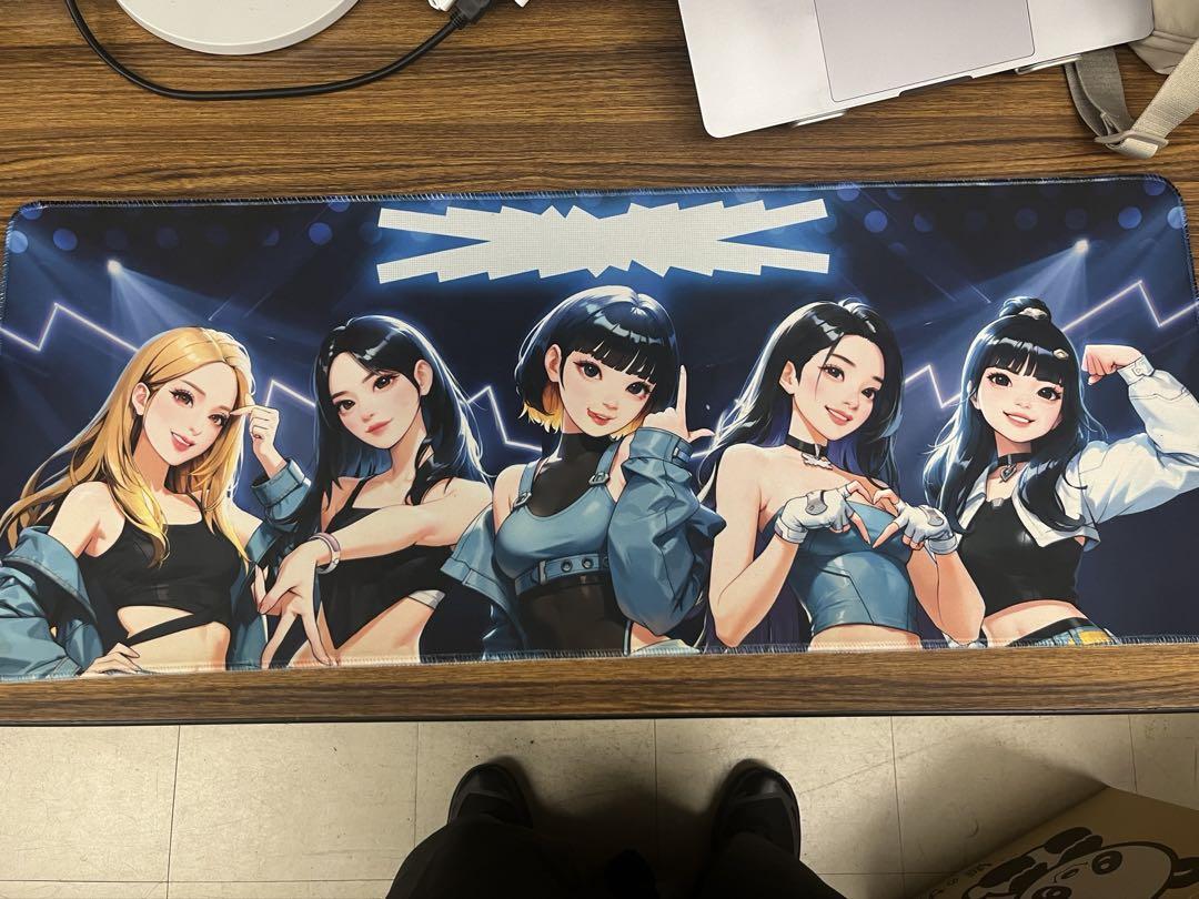 

[USED] LE SSERAFIM x Overwatch 2 Mouse Pad
